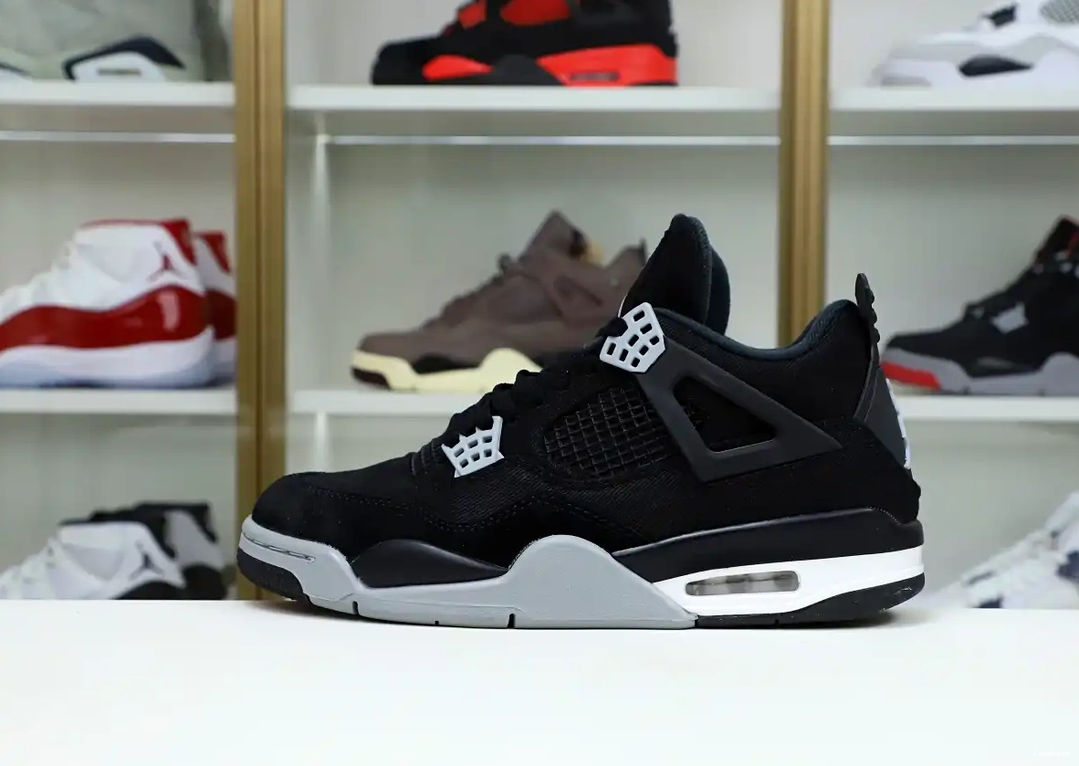 AIR JORDAN 